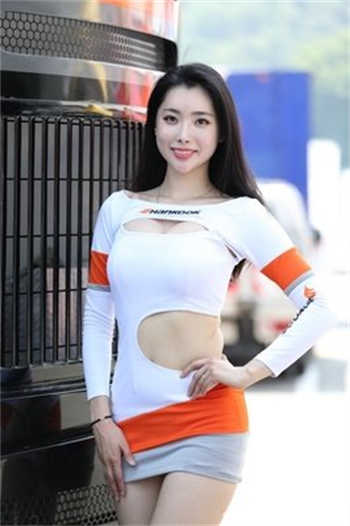 抖音一直穿牛仔裤女人