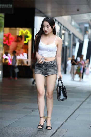 接电话时故意加速
