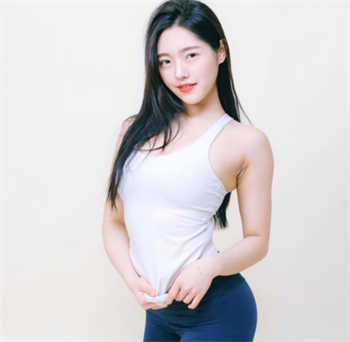 三个租女和一个房东