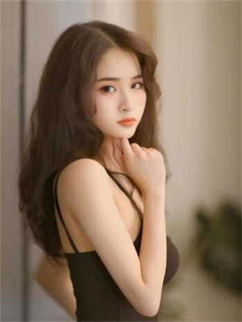 女大的沙龙室演员表金希贞