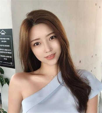 网恋照片女自然12岁