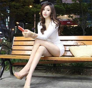 女主叫洛冰男主叫沈时谦