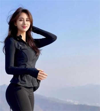 美丽欣恬的哀羞催乳