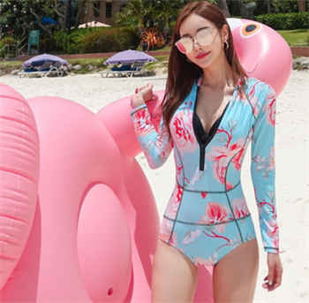 憋着 不准尿 按她肚子