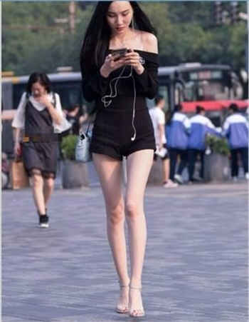 女人拉稀真实图片