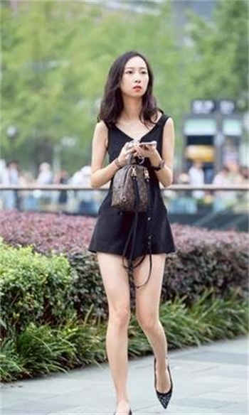 妈妈和孤单儿子巴巴鱼