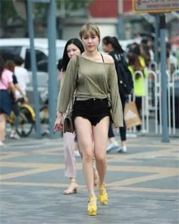 闺蜜男友林修和蔡伊