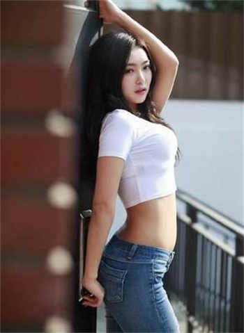 吃饭下面还连在一起小说
