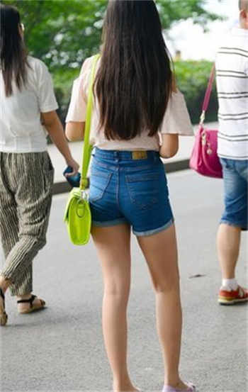 女主角穿越爱情公寓