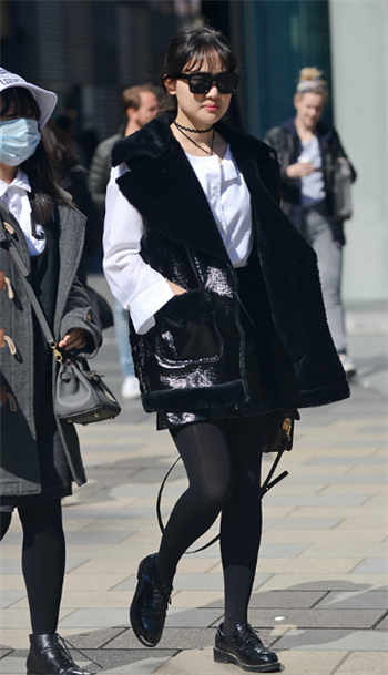 考妣亲嘴的视频大全