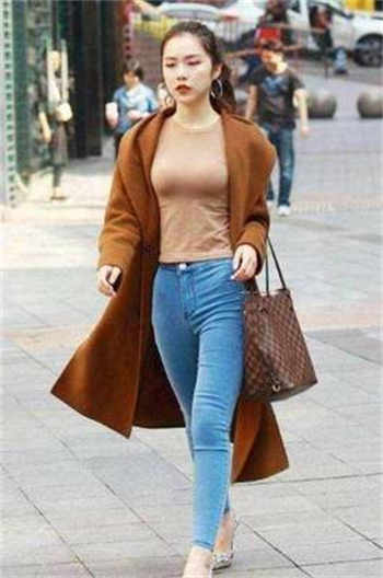 女主叫玲珑是条龙小说