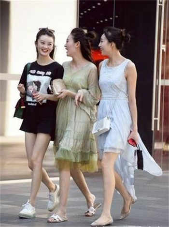 夸男生帅简短的话