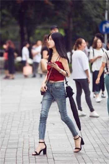 酒后跟妹妹打扑克