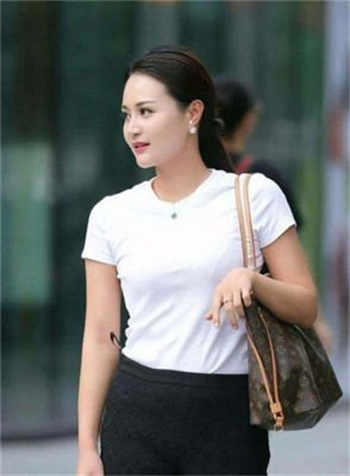 年轻漂亮的婆婆3中字