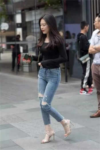 绿巨人与寡姐打扑克